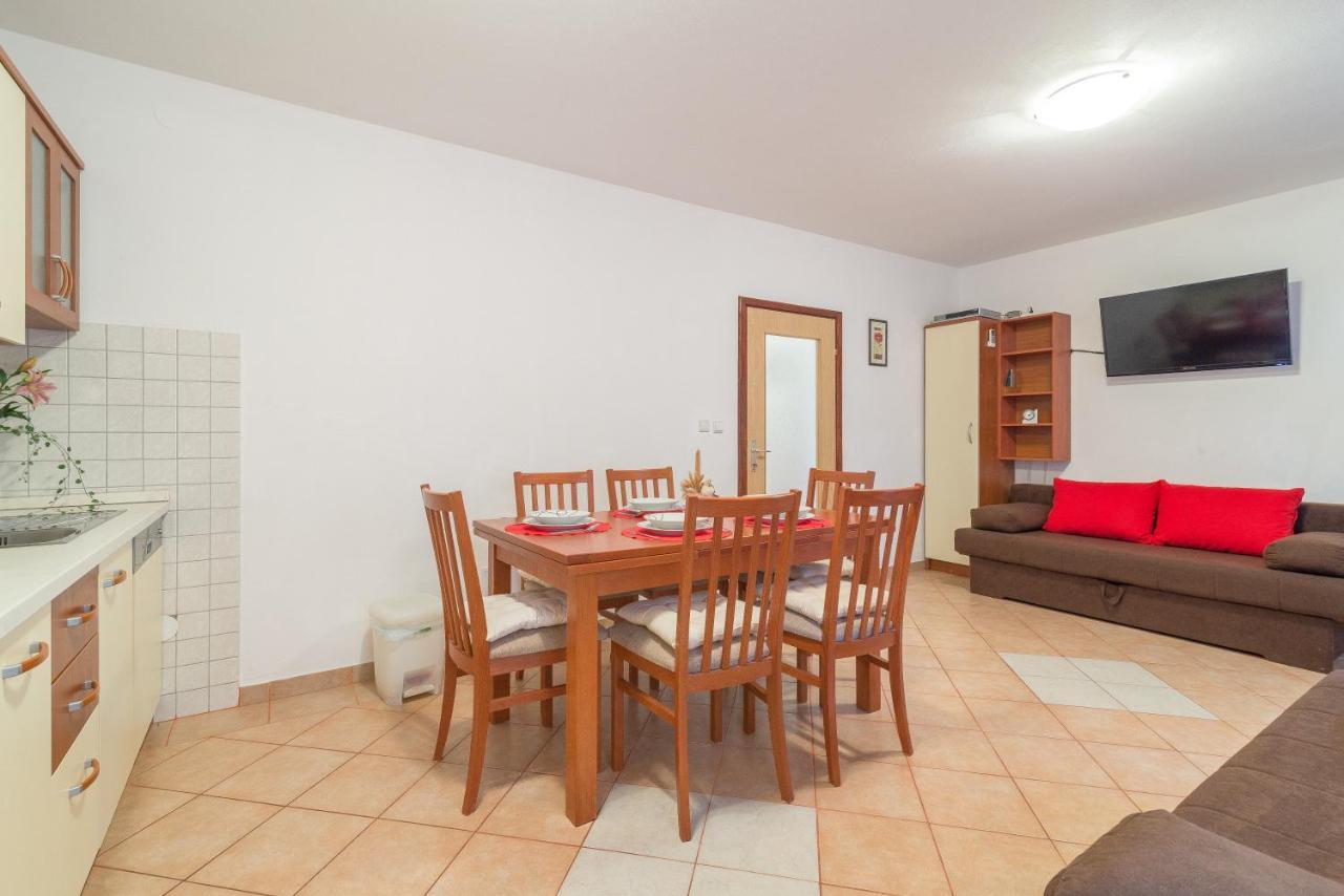 Apartments Puskaric Vir Exterior photo